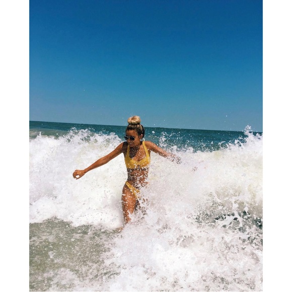 Bikini set - Picture 2 of 2